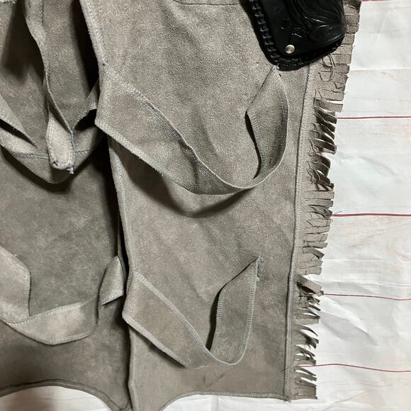 Child’s Gray Cowboy Costume with Vest, Chaps, and Holsters Size Med 7 - 10 Years - Picture 5 of 13